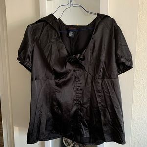 Cute satin top by Torrid sz 1